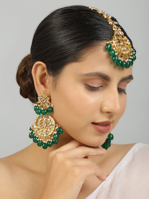 Women's Kundan Inspired Emerald Beaded Earrings & Maang Tikka Set - Femizen