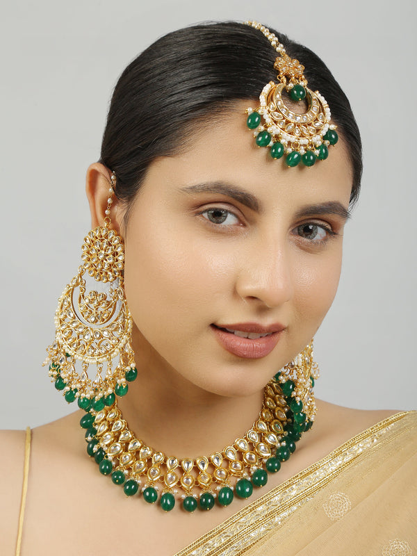 Women's Kundan Inspired Emerald Beaded Necklace With Earrings & Maang Tikka Set - Femizen