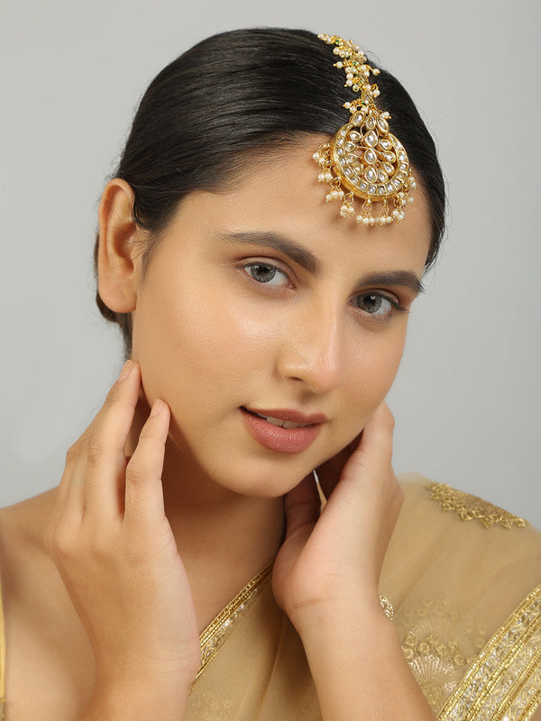 Women's Kundan Embellished Maang Tikka - Femizen