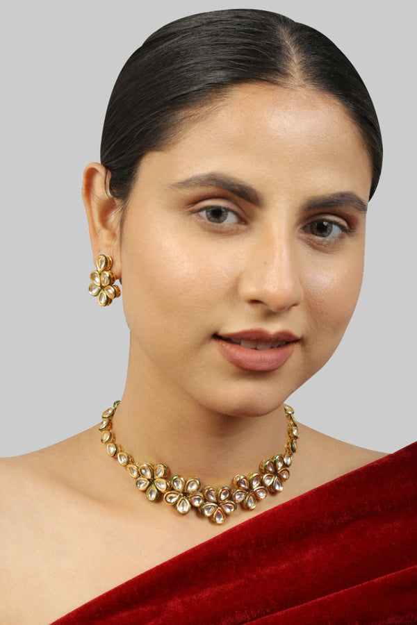 Women's Handcrafted Kundan Necklace Set - Femizen