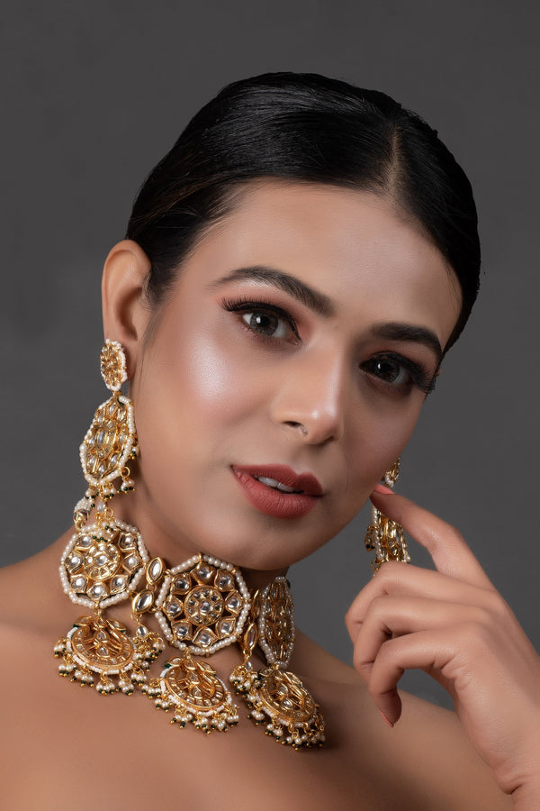 Women's  Kundan inspired pearl necklace with earrings - Femizen