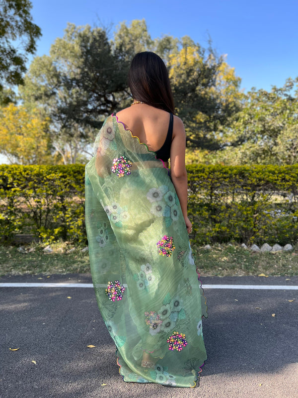 Women's Green Floral Printed Saree - VAMSEE