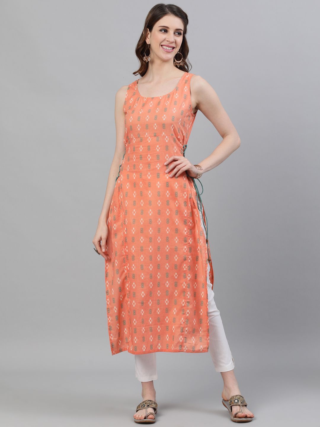 Women's Peach Ikat Printed Sleevless Kurta - AKS