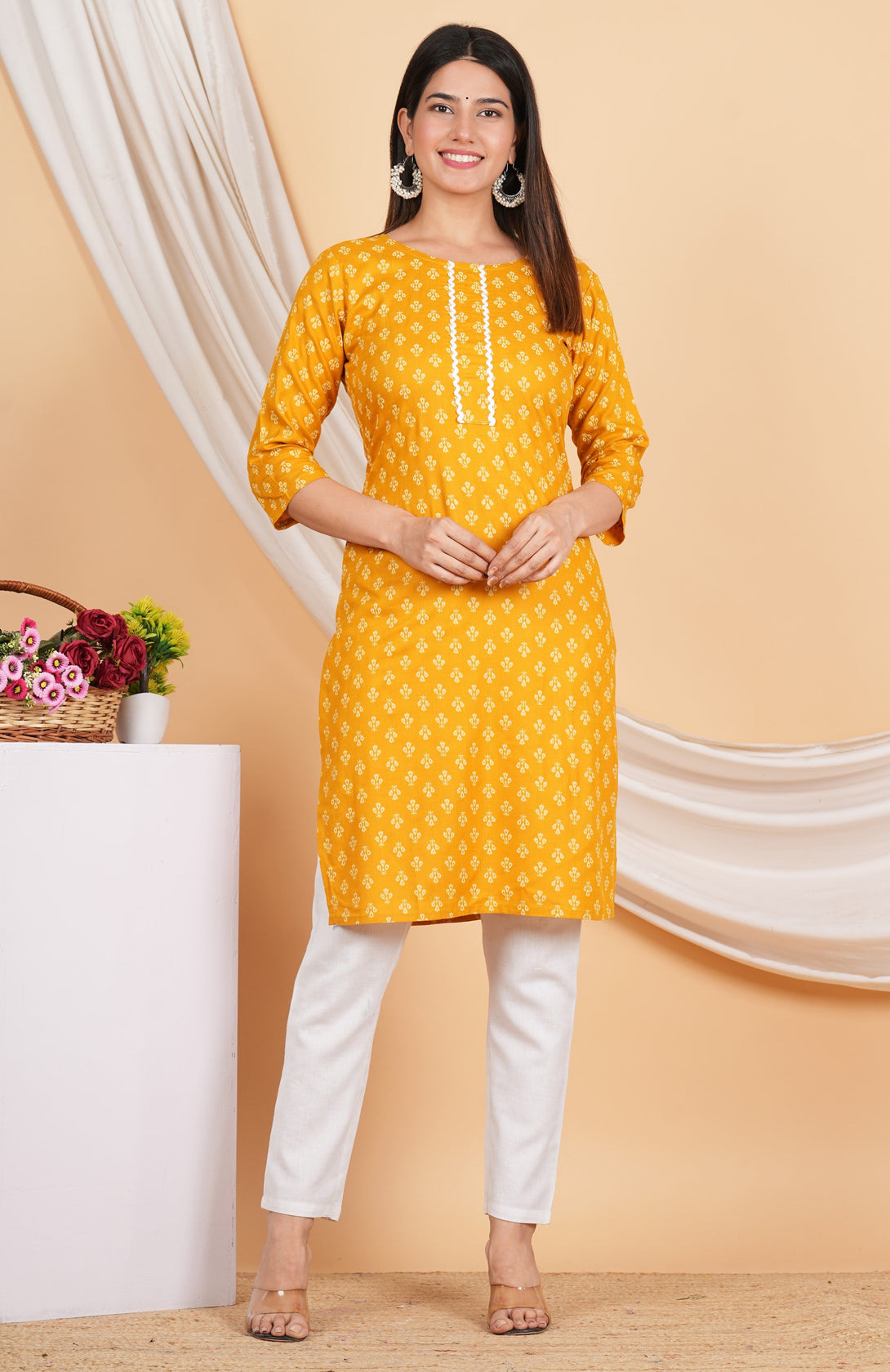 Women's Yellow Rayon Floral Printed Kurta - House Of Rp