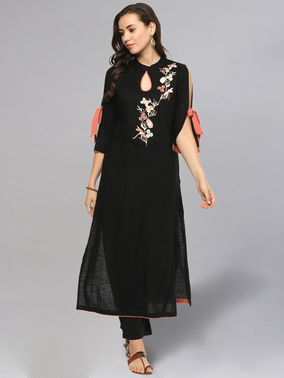 Women's Black Embroidered Kurta - Idalia