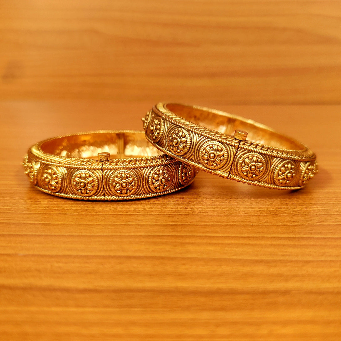 Women's Antique Gold Plated Real Look Openable Bangles - Sanvi Jewels