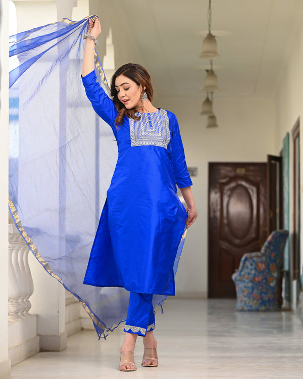 Women's Blue Pure Silk Embroidered Kurta Pant Set With Dupatta - Indi Inside