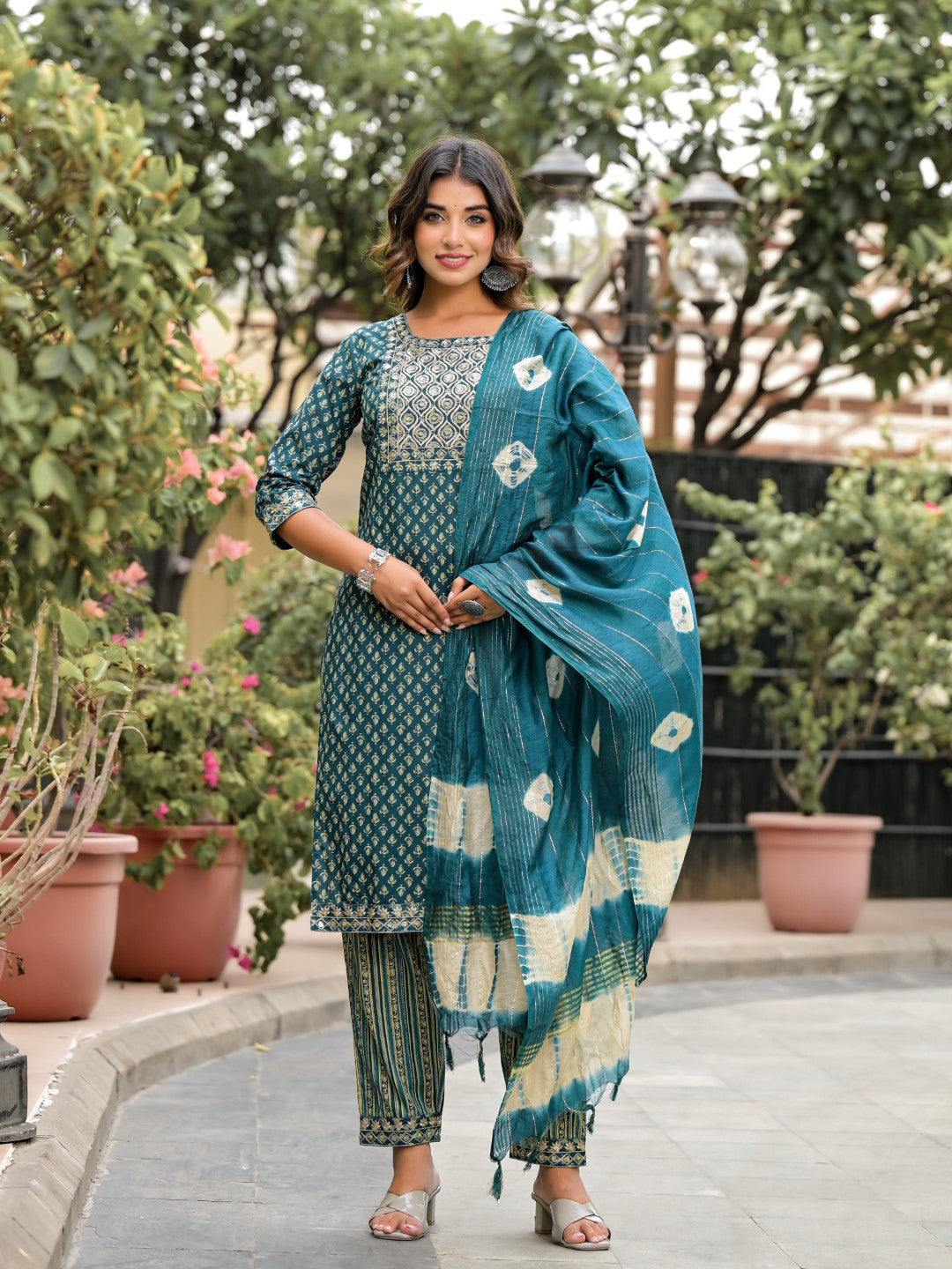 Women's Green Cotton Print Kurta, Pant And Dupatta Set - Juniper