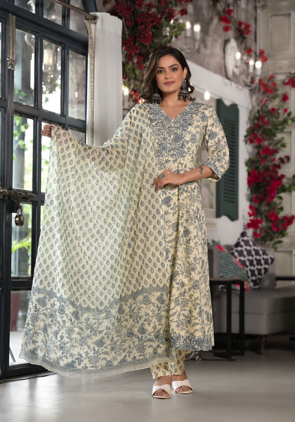 Women's Grey Rayon Print Kurta, Pant And Dupatta Set - Juniper