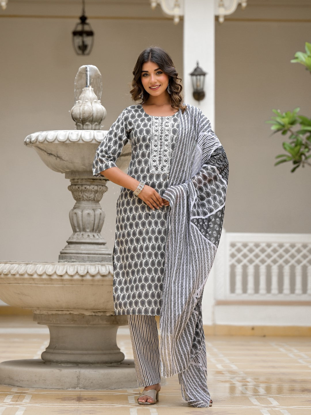 Women's Grey Cotton Print Kurta, Pant And Dupatta Set - Juniper