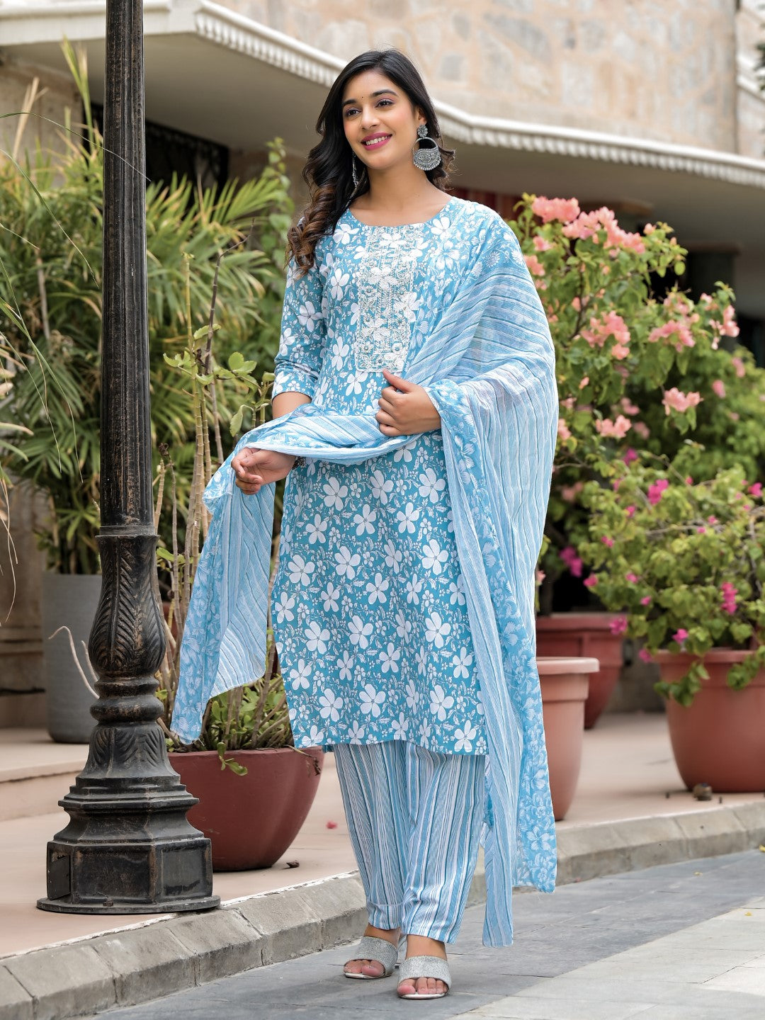 Women's Blue Cotton Print Kurta, Pant And Dupatta Set - Juniper