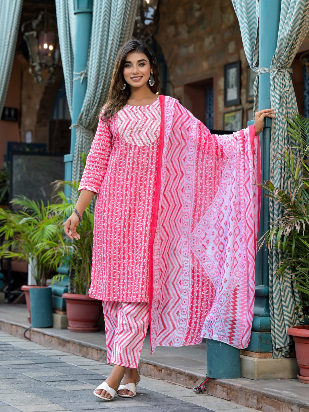 Women's Pink Cotton Print Kurta, Pant And Dupatta Set - Juniper