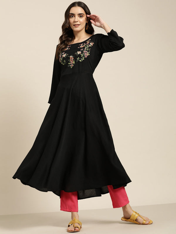 Women Black & Green Floral Embroidered Georgette Anarkali Kurta