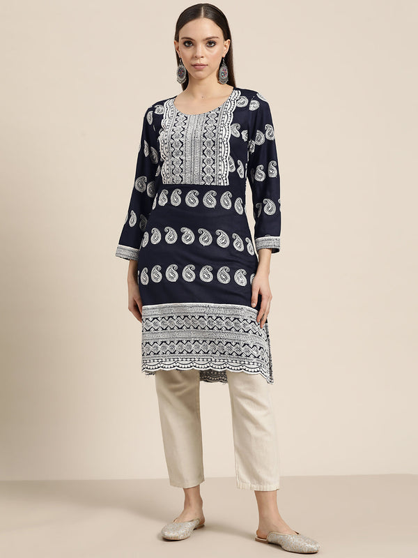 Women Paisley Embroidered Sequinned Chikankari Kurta