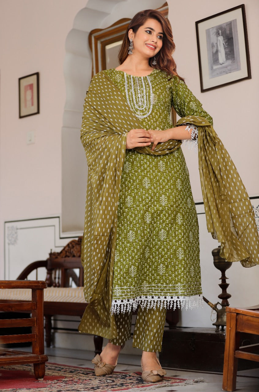 Women's Green Pure Cotton Round Neck Kurta Pant Set - Girbana