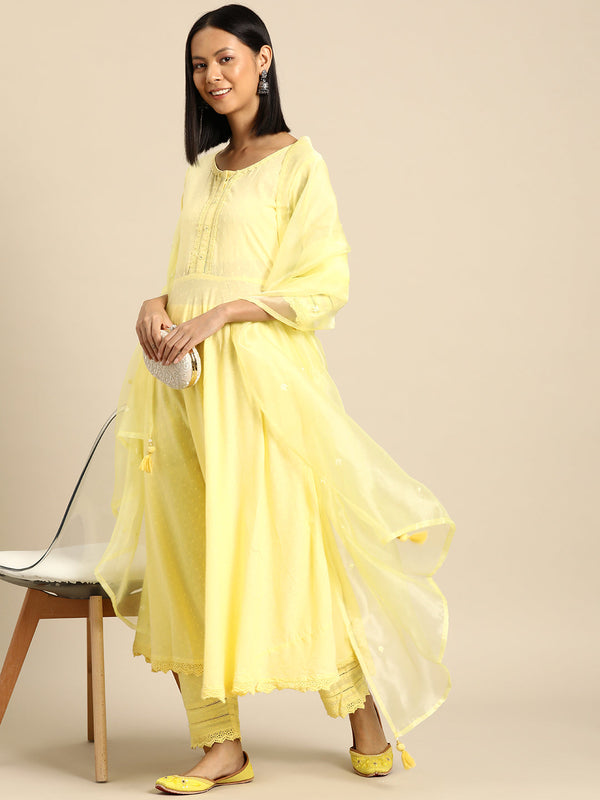 Women's Yellow Lace Detailing Kurta With Trouser And Scalped Dupatta - Nayo Clothing