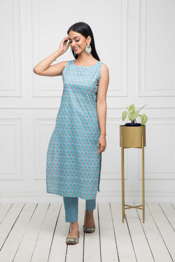 Women's Blue Solid Cotton Straight Round Neck Kurtas - Myshka