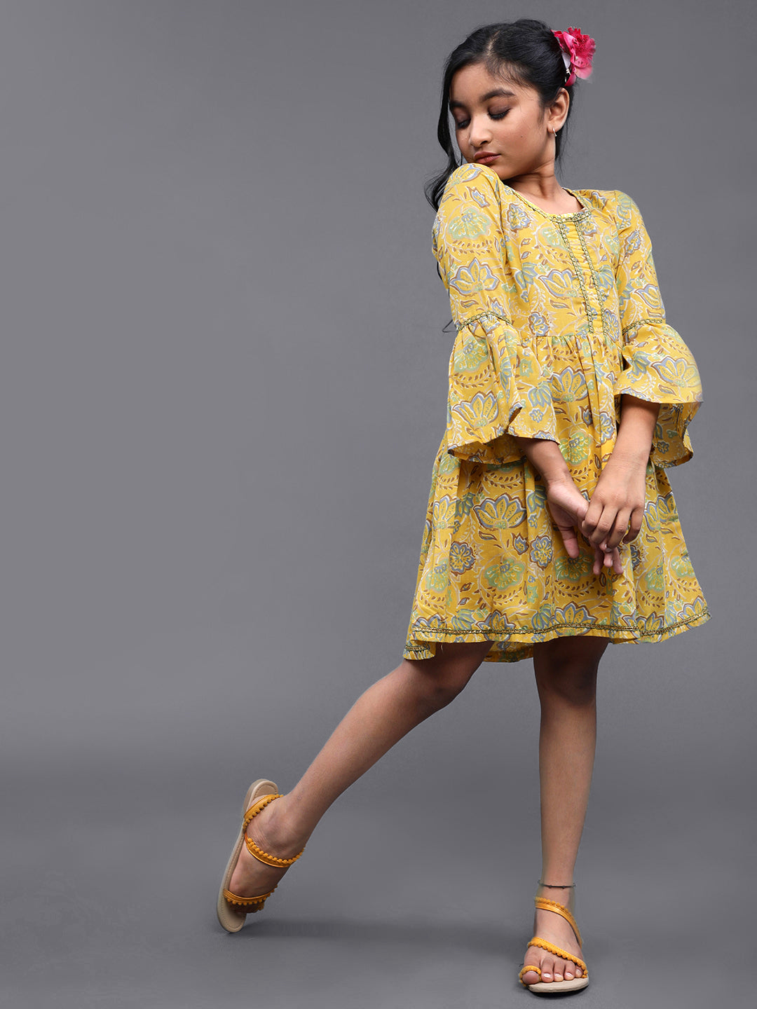 Girl's Yellow Floral Printed Gathered Dress With Lace Details - Aks Girls