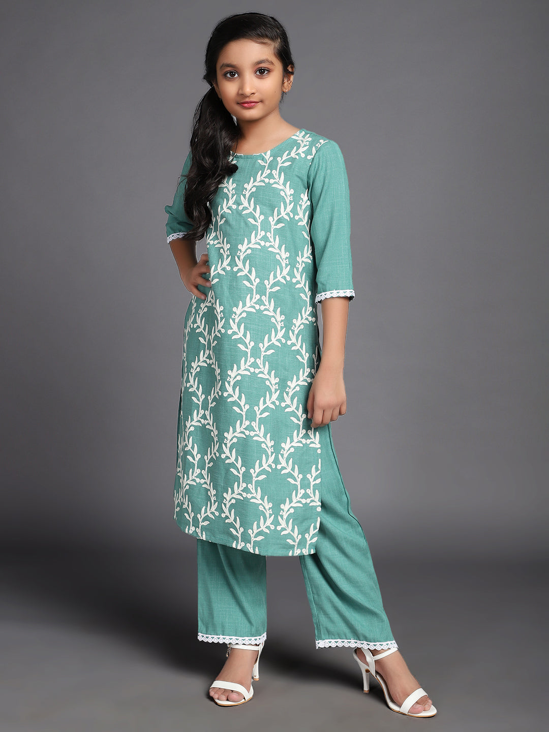 Girl's Green Schiffli Design Straight Kurta With Solid Palazzo - Aks Girls