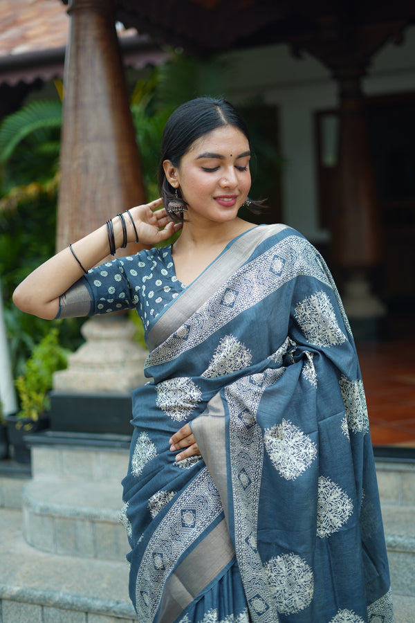 Women's Grey Cotton Crepe Printed Saree - A2M