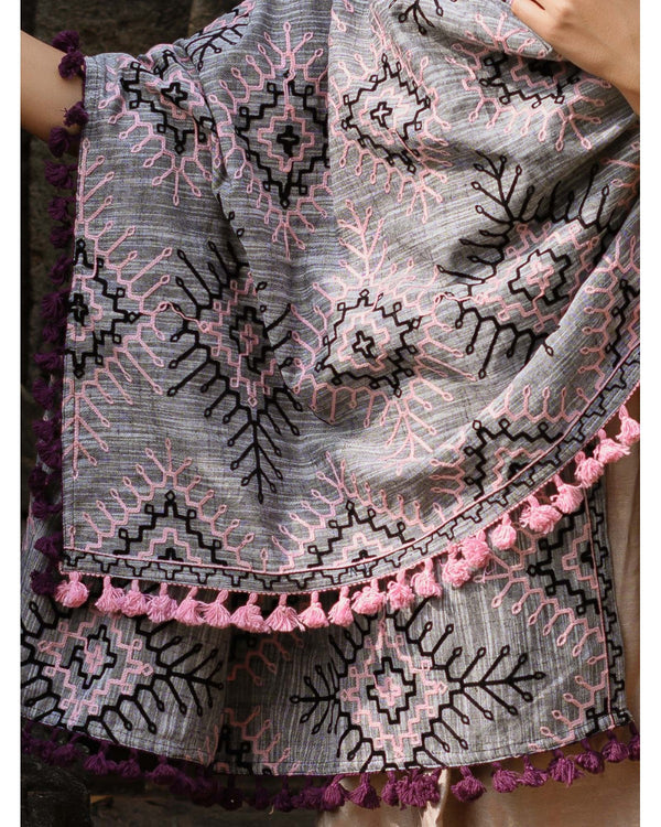 Women's Grey Tribal Aari Embrodiered Slub Khadi Shawl/Dupatta With Baby Pink Cotton Lace - MESMORA FASHION