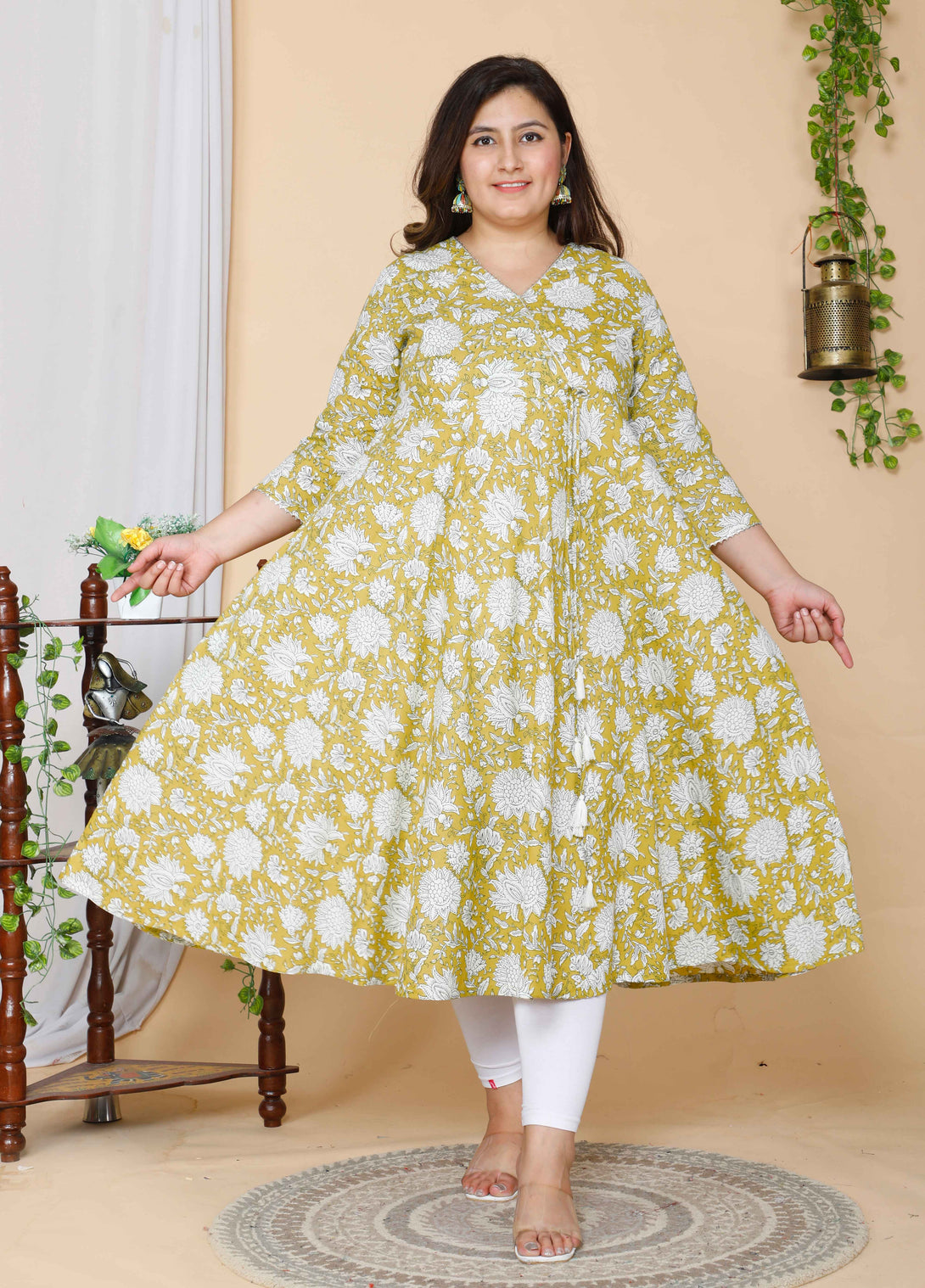 Women's Plus Size Yellow Floral Anarkali Kurta - Miravan