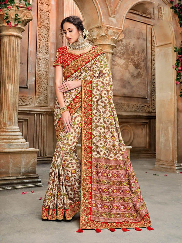 Women's Beige Pure Silk Saree-Myracouture