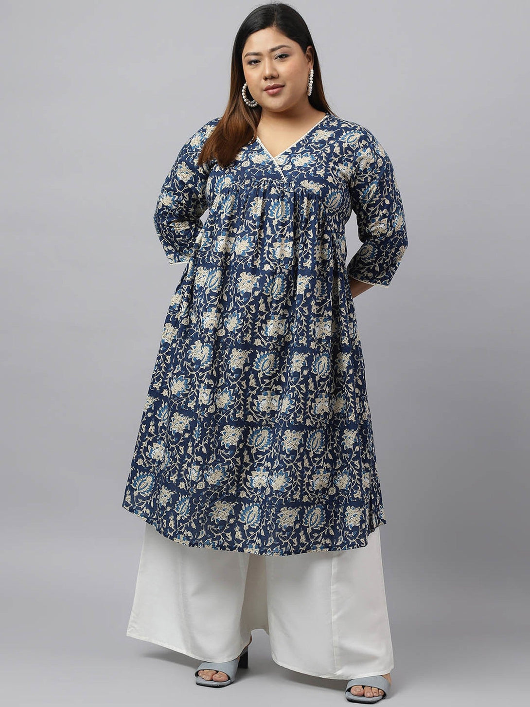 Women's Navy Blue Cotton Floral Printed Kurta - Janasya