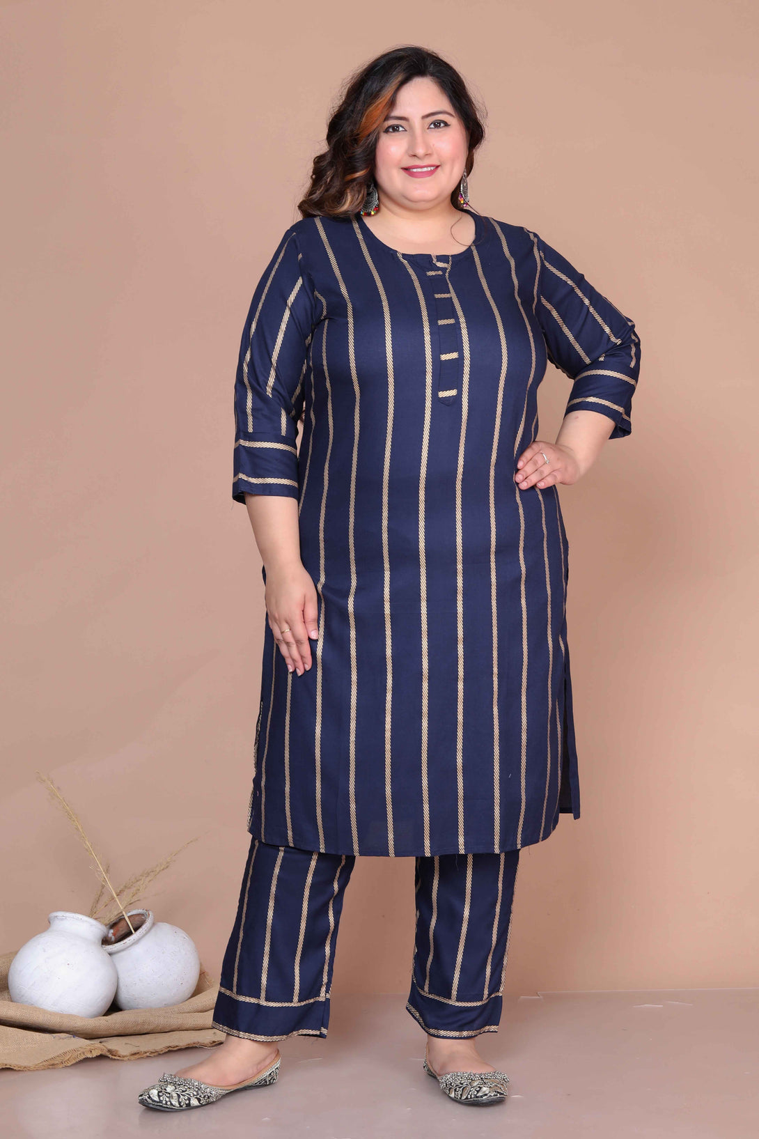 Women's Plus Size Navy Blue Pakistani Kurta With Palazzo - Miravan