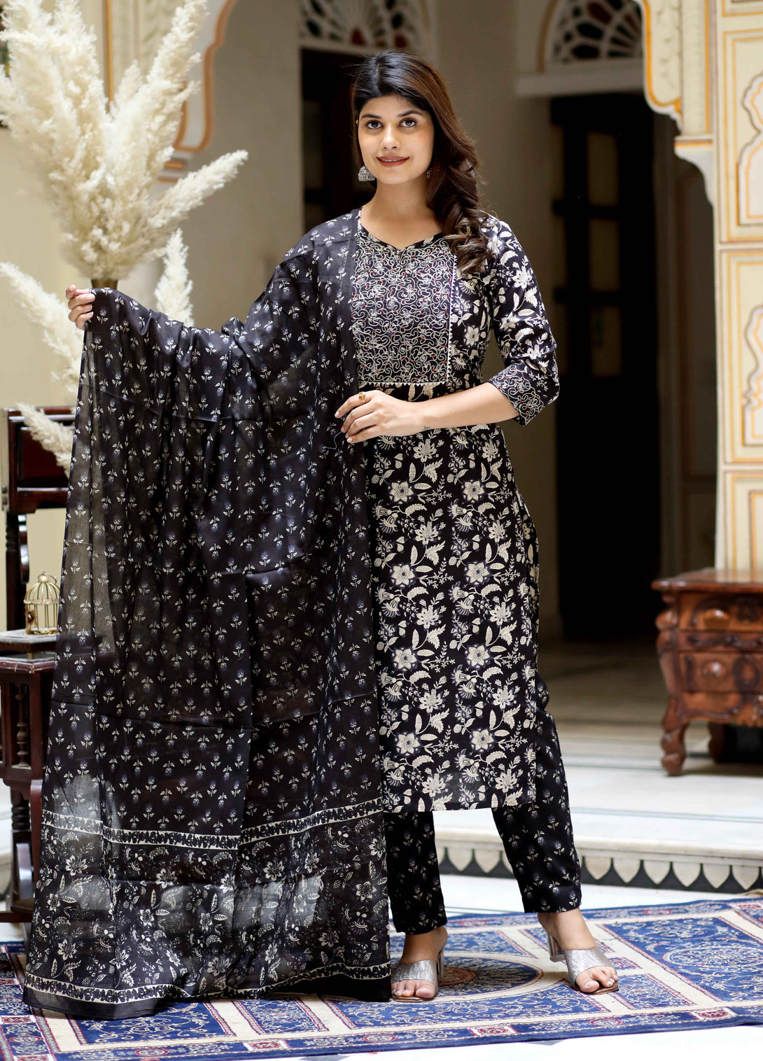 Women's Black Floral Printed Kurta Palazzo With Dupatta Set - Miravan