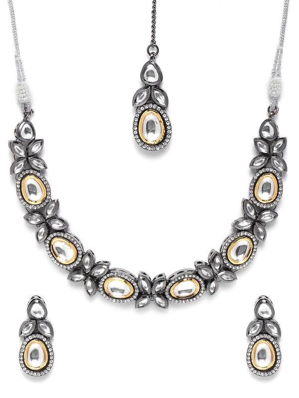 Women's  Black Kundan Stones Leaf MaangTika Jewellery Set - Priyaasi