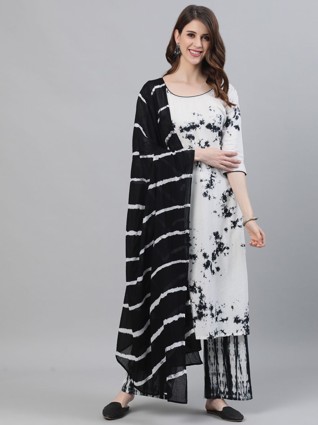 Women's White & Black Tie & dye Printed Kurta Set - AKS