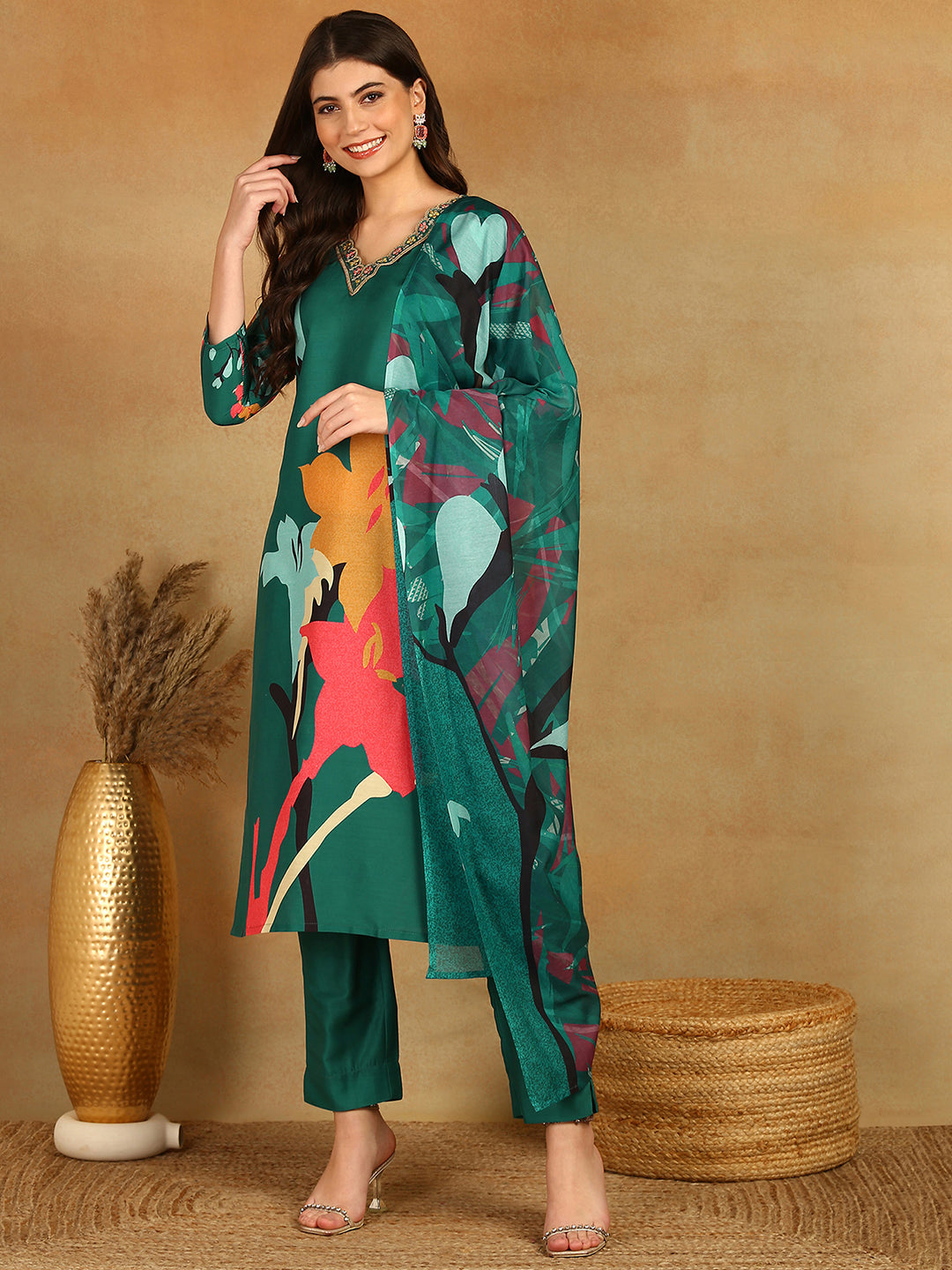 Women's Green Silk Blend Floral Printed Straight Kurta Trousers With Dupatta - Ahika