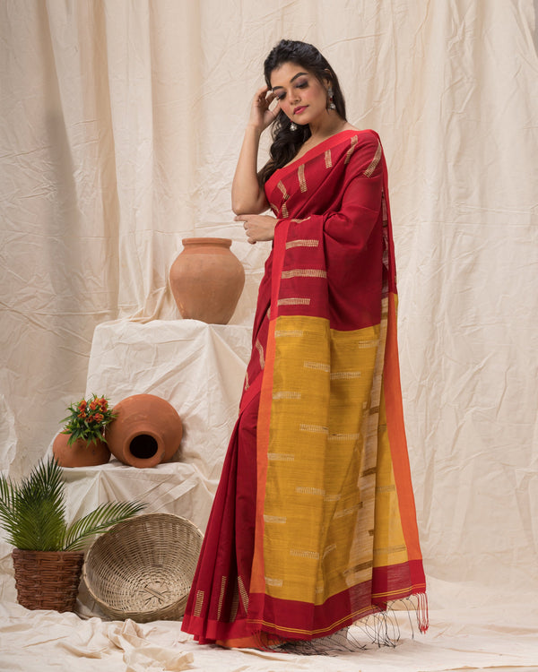 Women's Red Cotton Blend Handloom Jamdani Saree - Piyari Fashion