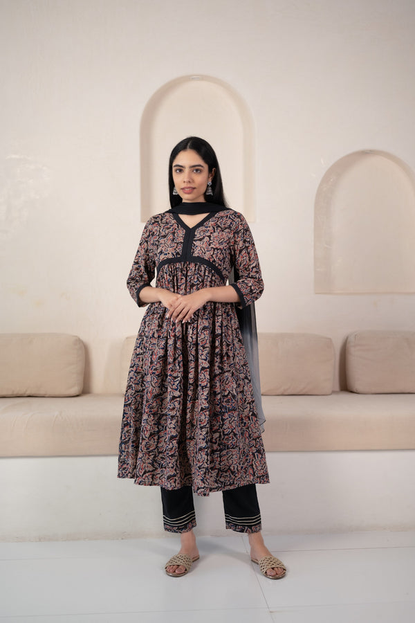 Women’s Black Printed Kurta with pant set by Myshka- 3pc set