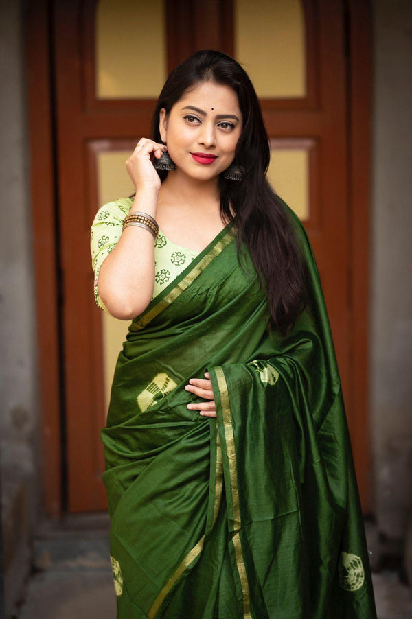 Women's Green Pure Cotton Hand Printed Saree With Blouse - A2M