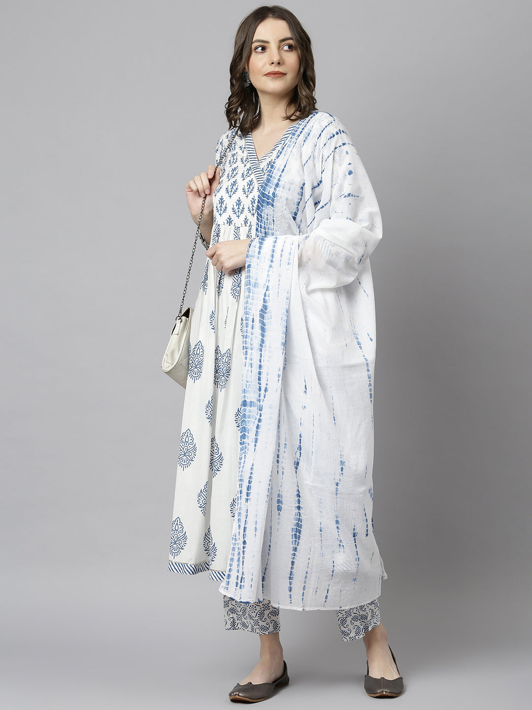 Women's White Cotton Block Print Kurta With Pant And Dupatta - Janasya