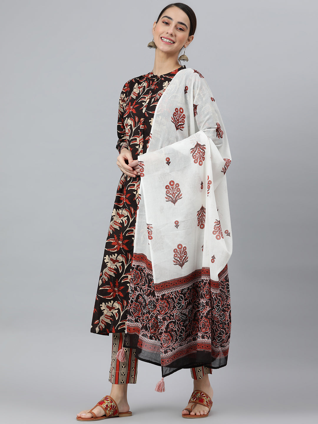 Women's Black Cotton Botanical Print Kurta With Pant And Dupatta - Janasya