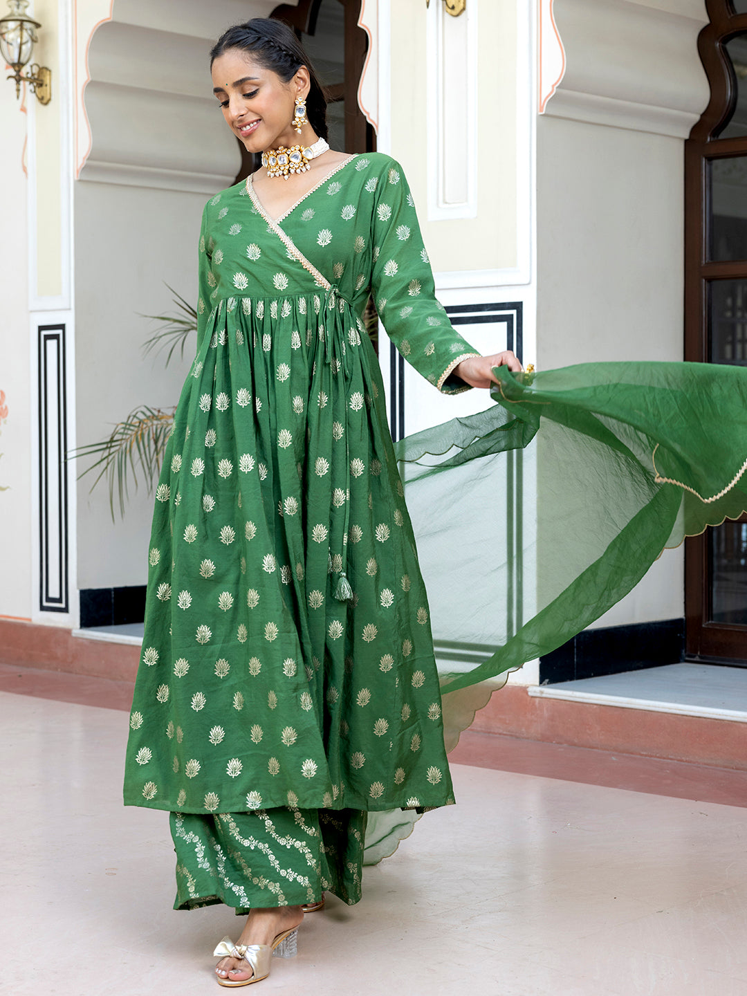 Women's Green Brocade Woven Design Kurta Set - Janasya