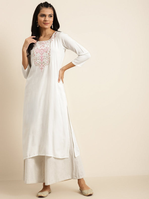 Women's Off White Floral Embroidery Straight Kurta - SHAE