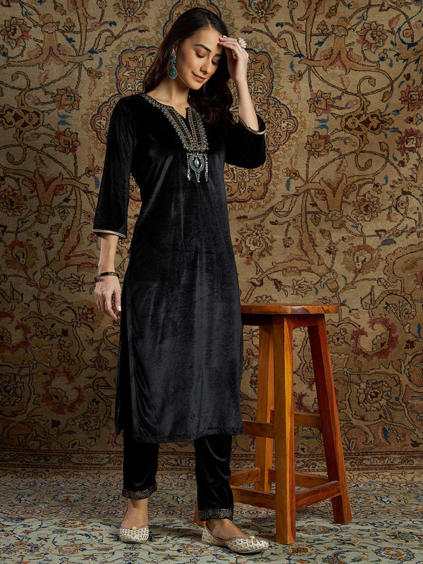 Women's Black Velvet Zari Kurta With Pencil Pants - Lyush