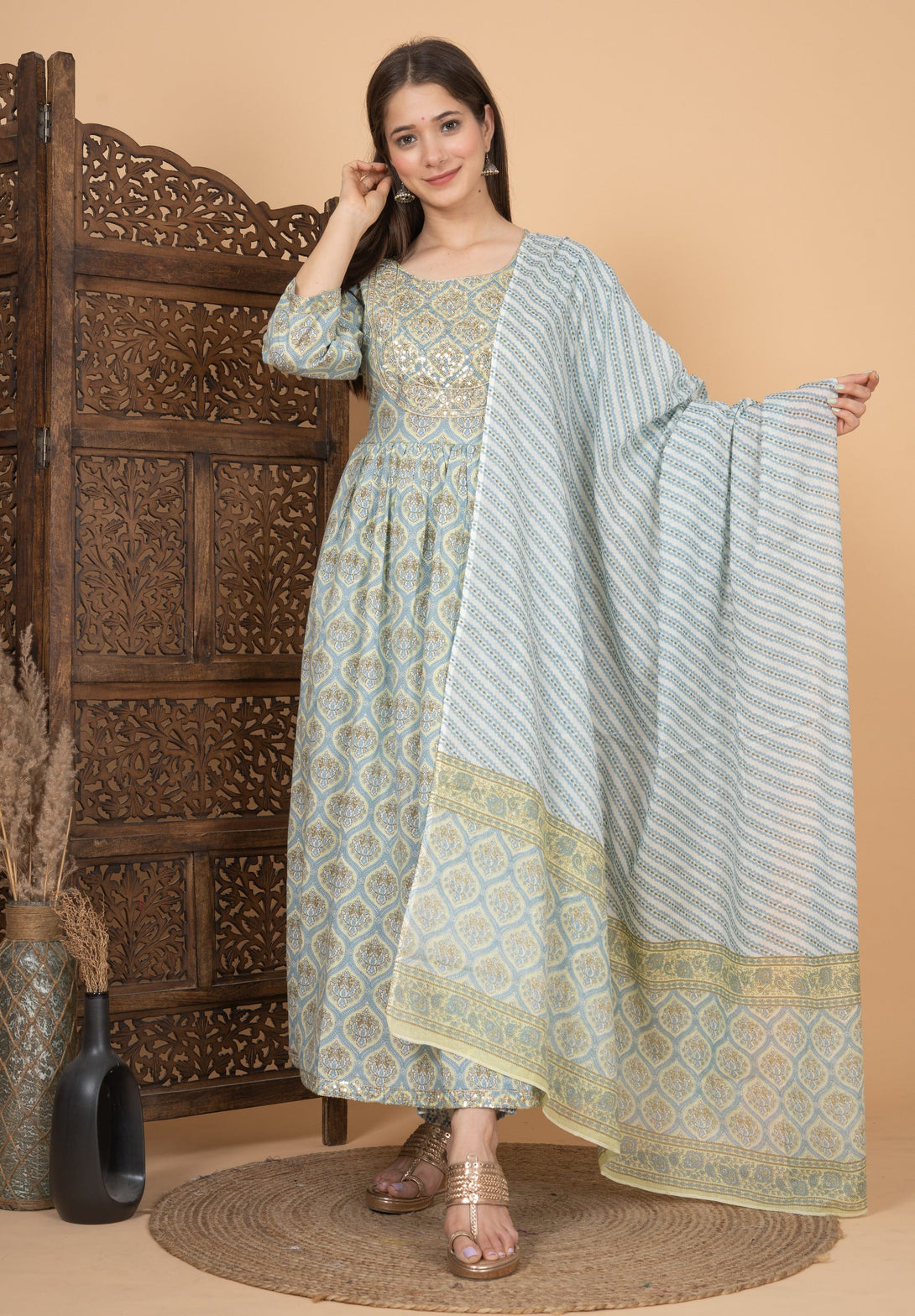 Women's Nayra Cut Cotton Kurta With Pants And Dupatta With Yoke Work On The Front. - Singni