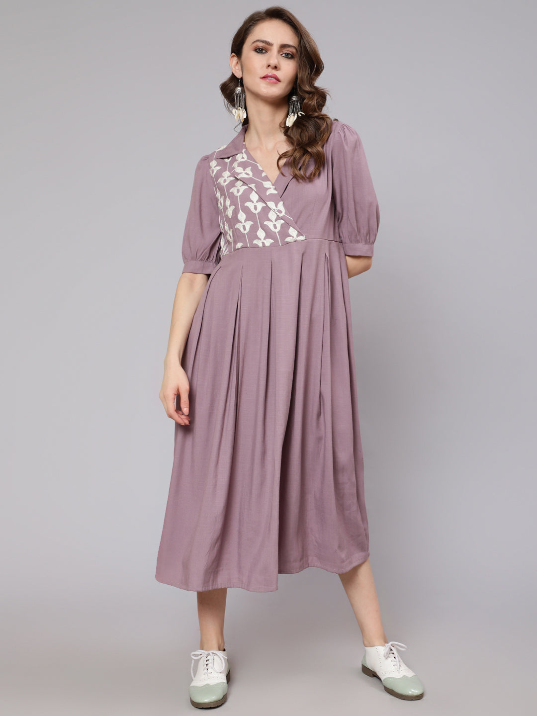 Women's Mauve Embroidered Pleated Midi Dress - Aks