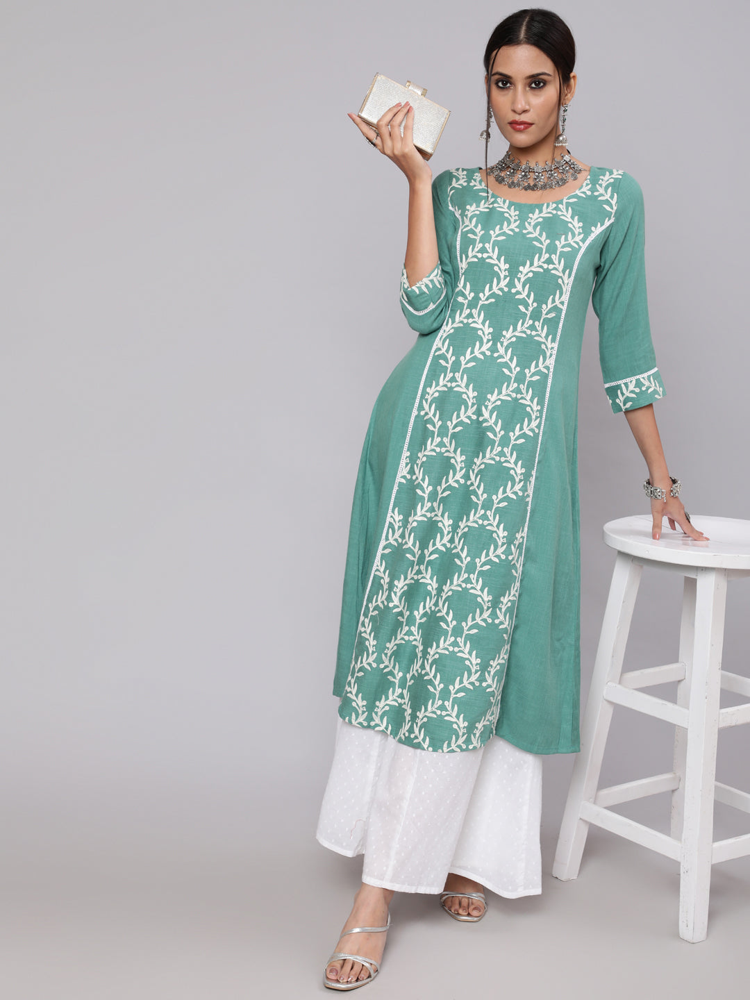 Women's Green Embroidered A-Line Kurta - Aks