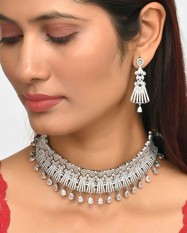 Women's Sparkling Opulence Cutwork Pattern Jewellery Set - Voylla