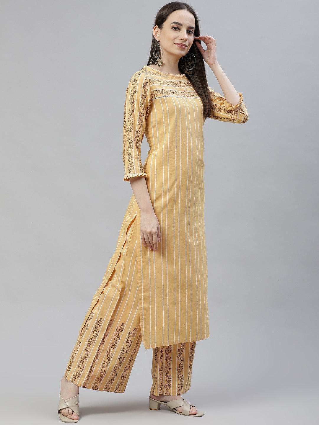 Women's Yellow Printed Regular Beads And Stones Pure Cotton Kurta With Palazzos - Noz2Toz