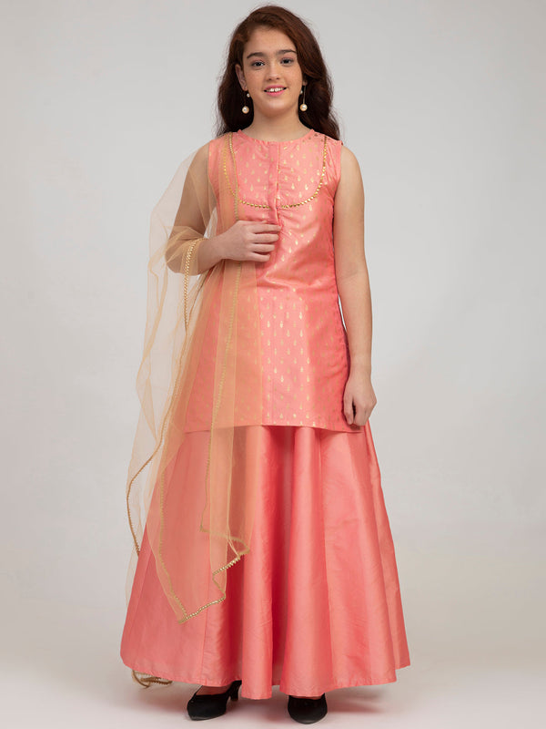 Jashvi  Girls Peach-Coloured & Gold-Toned Thread Work Foil Print Ready to Wear Lehenga & Blouse With Dupatta