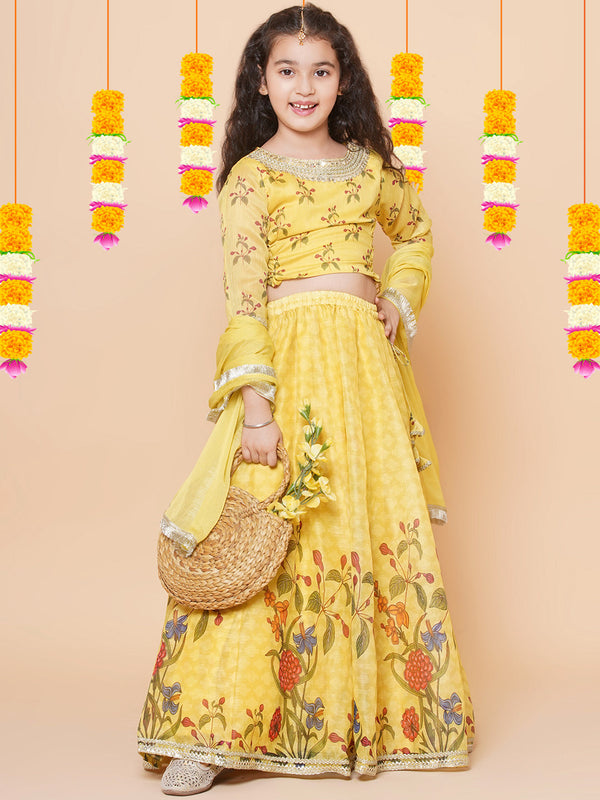 Jashvi Girls Yellow Digital Flower Print Lace work Choli Ready to wear Lehenga with Dupatta