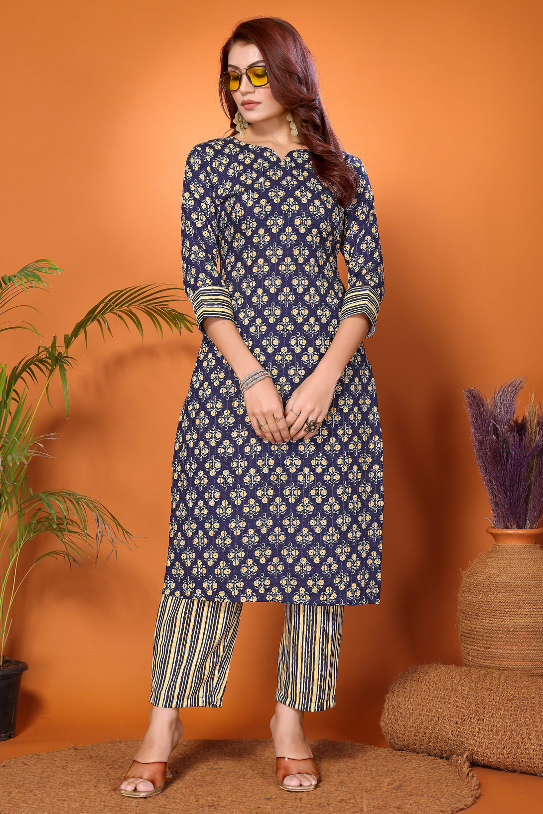 Women's Yellow And White Printed Viscose Rayon Kurta, Pant - Alvami