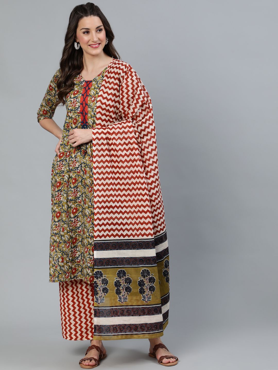 Women's Green & Red Kalamkari Printed Kurta Set - AKS